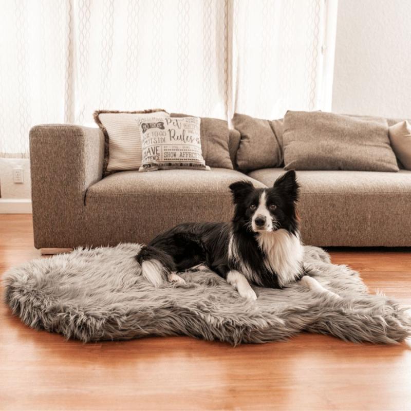 Animals PupRug by Paw.com™ Faux Fur Orthopedic Dog Bed – Curve Charcoal Grey | Medium (40In L X 25In W) | Dogs Animals (C-E) Animals